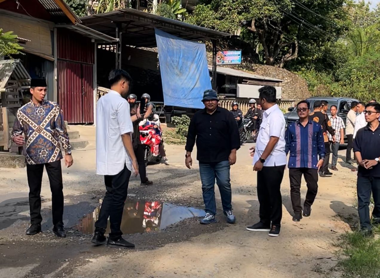 Janjikan Perbaikan Bertahap, Wagub Sumbar Tinjau Jalan Rusak di Sawahlunto