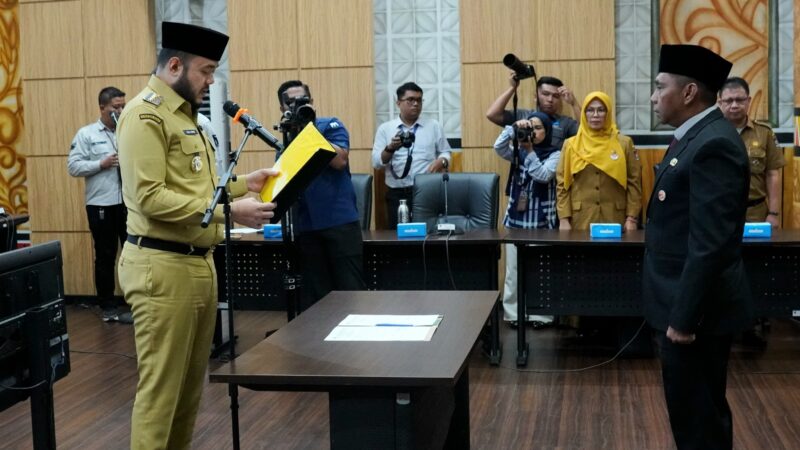 Wali Kota Padang, Fadly Amran melantik Yudi Indra Sani sebagai Dewan Pengawas (Dewas) Perumda Padang Sejahtera Mandiri (PSM)