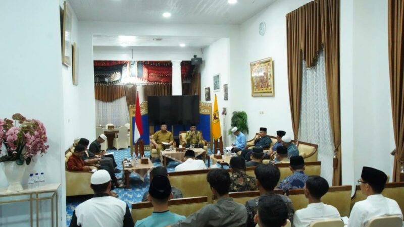 Wabup Tanah Datar, Ahmad Fadly mengatakan bahwa pelaksanaan Salat Idul Adha 1446 H di daerah tersebut akan dilakukan di lapangan Cindua Mato