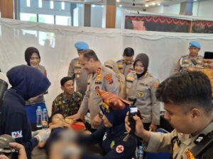 Polda Sumatra Barat (Sumbar) bersama Pemerintah Kota Padang melaksanakan bakti kesehatan dalam rangka HUT Bhayangkara ke-79 tahun