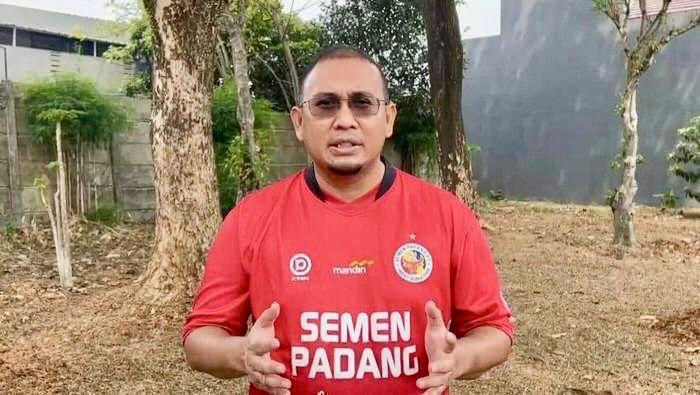 Penasihat Semen Padang, Andre Rosiade meminta suporter dan pendukung Kabau Sirah bersabar soal komposisi dan nama-nama pemain