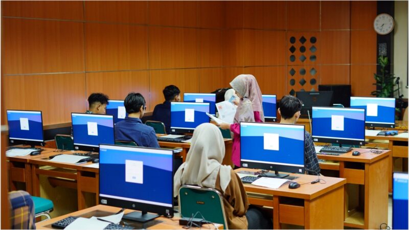 Jadi Tuan Rumah SMMPTN Barat 2025, 885 Peserta Ikuti Ujian di UNAND