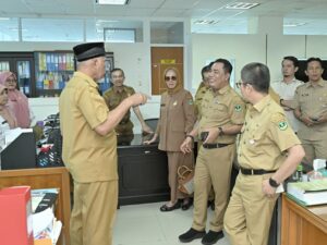 Melihat Sidak Gubernur Mahyeldi Pascalebaran di Kantor Dinas BMCKTR Sumbar