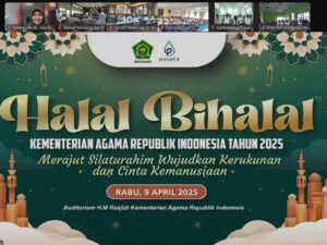 Mengawali hari pertama aktivitas kerja secara WFO setelah bulan suci Ramadan, Rektor Universitas Islam Negeri (UIN) Imam Bonjol