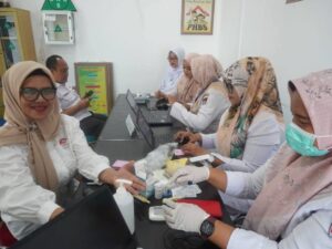 Puluhan Pegawai Pemko Cek Kesehatan Gratis di Pustu Balai Kota Padang