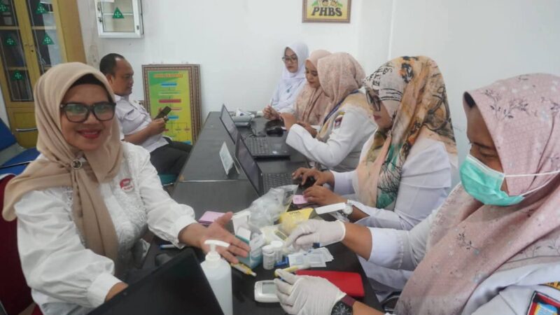 Puluhan Pegawai Pemko Cek Kesehatan Gratis di Pustu Balai Kota Padang