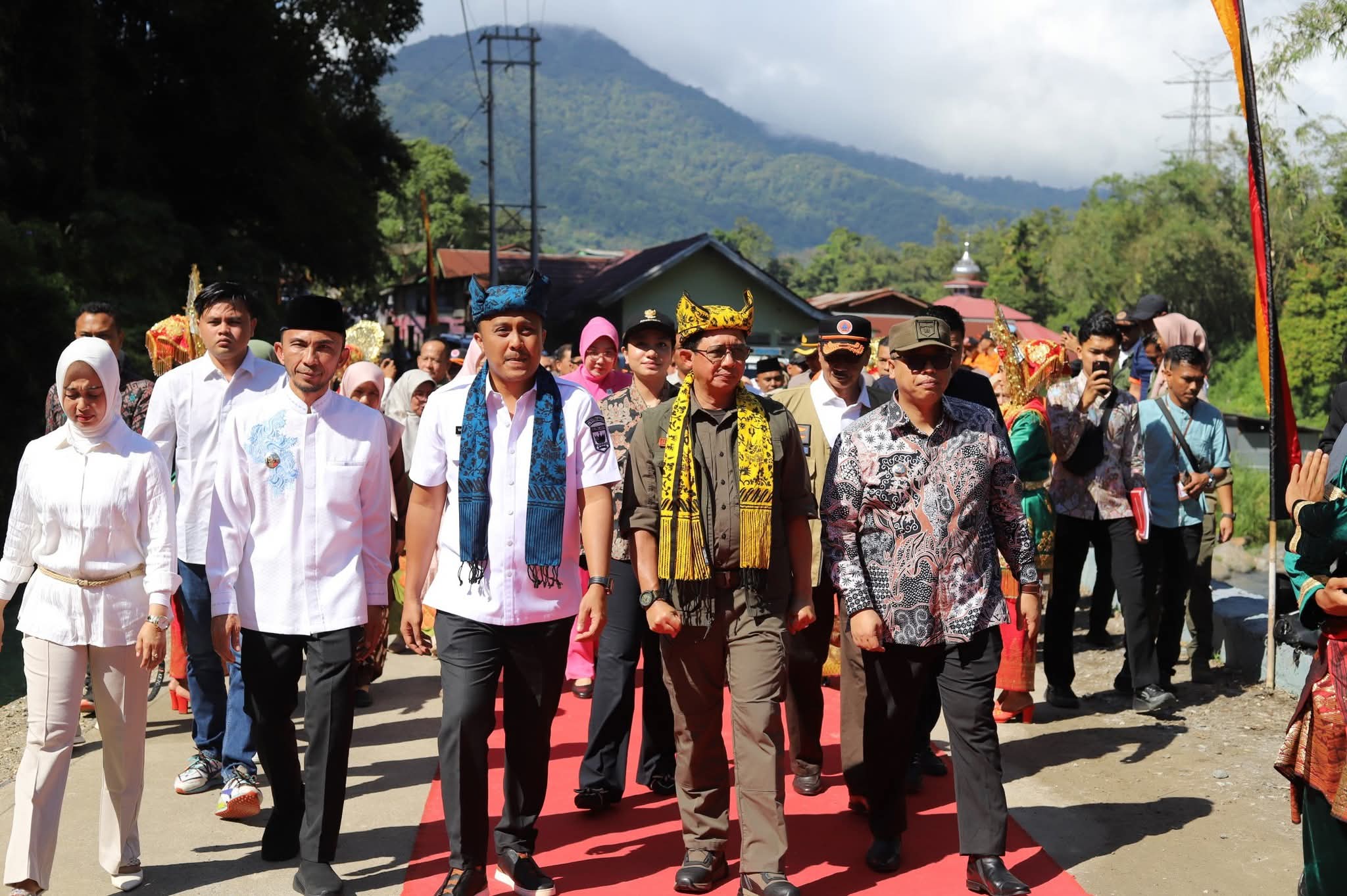 Rusak Akibat Lahar Dingin Marapi, Kepala BNPB Resmikan Sejumlah Infrastruktur di Padang Panjang