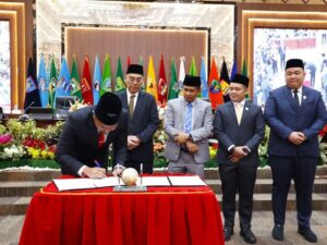 Wagub Vasko Terima LHP 2024 dari BPK, Pemprov Sumbar Kembali Raih Opini WTP ke-13 Secara Beruntun