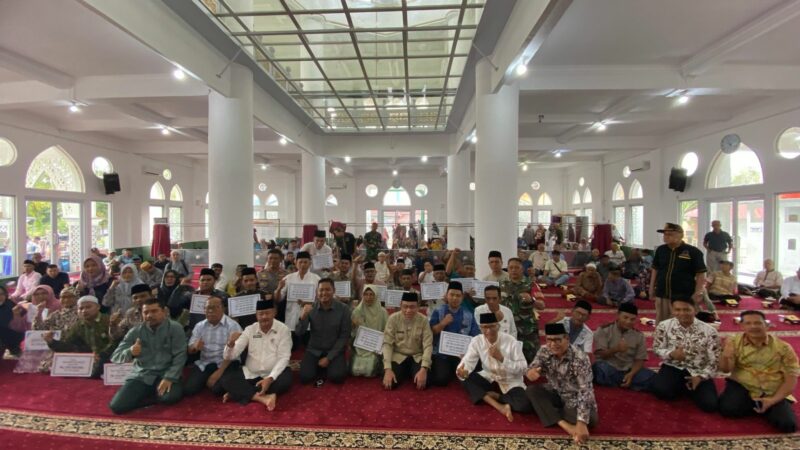 Wawako Padang Serahkan Dana Operasional Triwulan II Koto Tangah