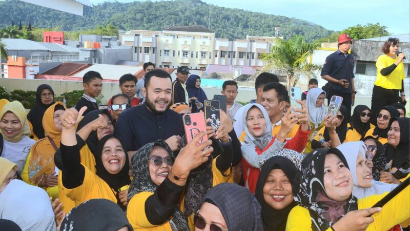 Senam Pagi Bersama, Wako Fadly Amran Dorong Aktivitas Positif di Pasar Raya Fase VII