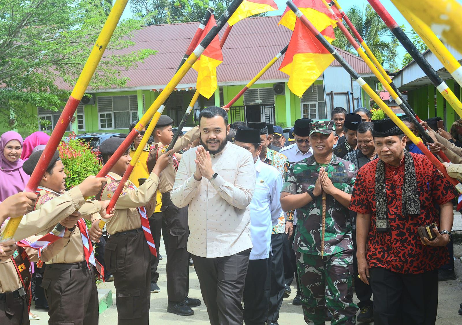 Wako Fadly Amran Resmikan 3 Gedung Belajar dan Toilet Baru MTsN 5 Padang