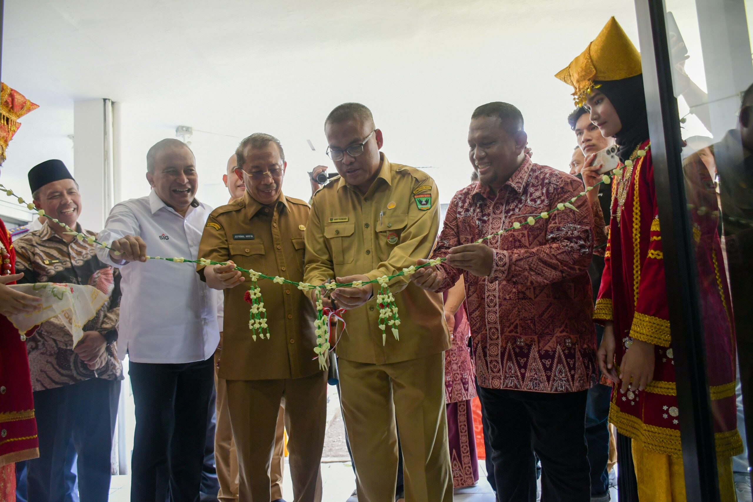 Semen Padang Bangun Taman Digital Ecobrick di Museum Adityawarman