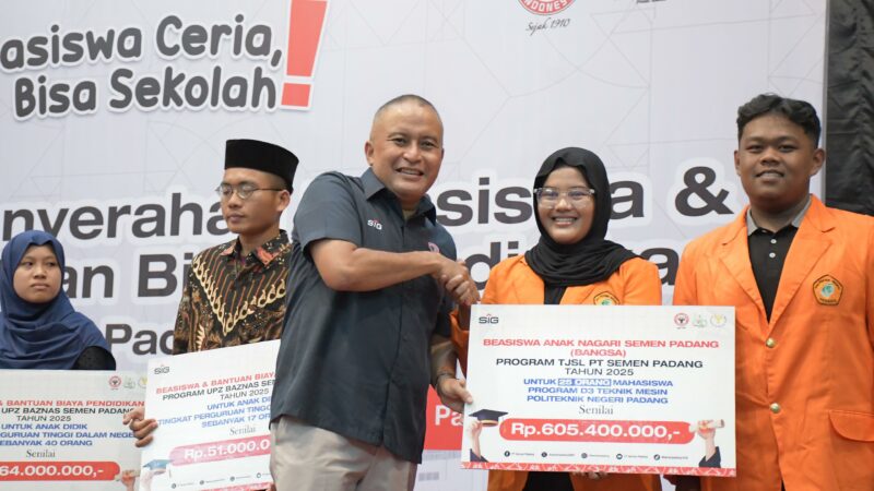 Semen Padang Group Salurkan Rp2,2 Miliar Beasiswa untuk 1.467 Penerima