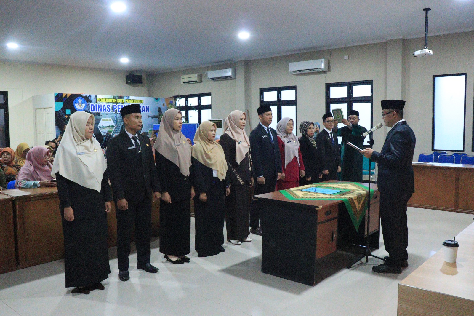 Penguatan Sektor Pendidikan, Sekda Payakumbuh Lantik 10 Pengawas dan Kepsek