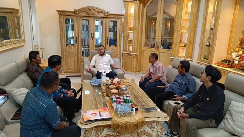 Perkuat Peran Pengawasan Pemilu, Wako Fadly Amran Terima Audiensi Bawaslu Padang