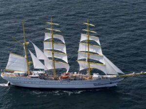 Momen Hari Jadi Kota Padang ke-356 pada tahun ini akan terasa spesial dengan bakal bersandarnya Kapal Republik Indonesia (KRI) Bima Suci