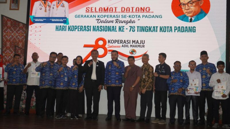 Kepala Dinas Koperasi dan UKM Kota Padang, Fauzan Ibnovi mengungkapkan bahwa sebagian besar koperasi di Padang bergerak di sektor