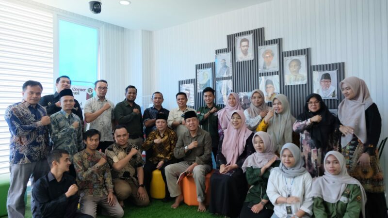 Fakultas Sains dan Teknologi (FST) UIN Imam Bonjol Padang malewakan sudut literasi bertajuk Fuad Corner. Kegiatan ini merupakan sebagai