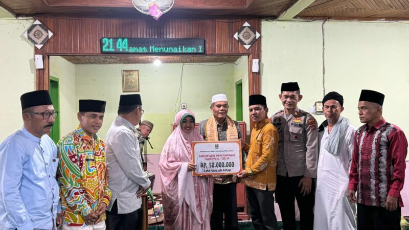 Pemprov Sumbar resmi memulai program Safari Ramadan 1446 H dengan membentuk sejumlah tim yang akan mengunjungi berbagai masjid di daerah.