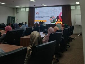 Sebanyak 60 dosen Universitas Islam Negeri Iman Bonjol (UIN IB) Padang menerima sertifikat pendidik dosen profesional dalam acara