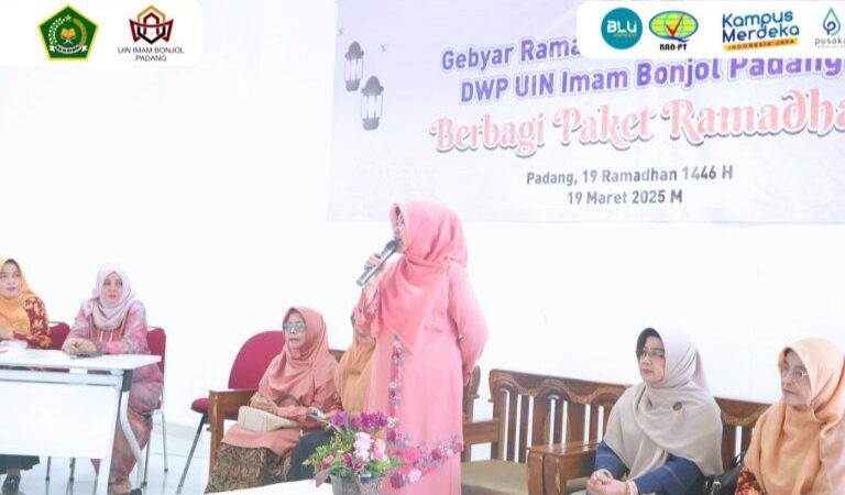Dharma Wanita Persatuan (DWP) UIN Imam Bonjol Padang menggelar kegiatan sosial tahunan dalam rangka Gebyar Ramadan 1446 H/2025 M.