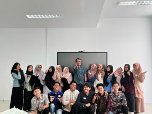 Setelah melalui serangkaian seleksi ketat dan proses pendampingan yang intensif, sebanyak 30 mahasiswa terbaik Universitas Islam Negeri (UIN)