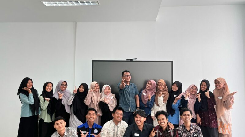 Setelah melalui serangkaian seleksi ketat dan proses pendampingan yang intensif, sebanyak 30 mahasiswa terbaik Universitas Islam Negeri (UIN)