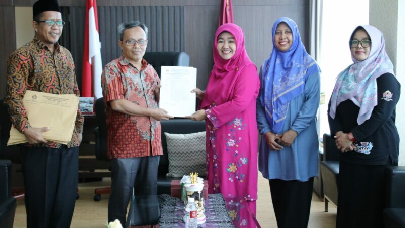 Proses penjaringan Rektor UIN Imam Bonjol Padang periode 2025–2029 memasuki babak penting. Panitia resmi menetapkan sebanyak 11 bakal