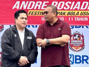Pencinta sepakbola yang juga Penasihat Semen Padang FC Andre Rosiade mendukung penuh Erick Thohir untuk melanjutkan kepemimpinan PSSI