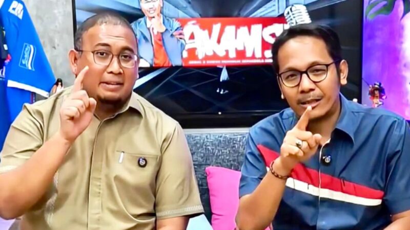 Pencinta sepakbola yang juga Penasihat Semen Padang FC Andre Rosiade mendorong Ketua Umum PSSI benar-benar melakukan pembenahan di tubuh PSSI