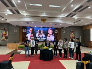 Film pendek berjudul ‘Bhayang Terakhir' yang diproduseri Ketua Bhayangkari Polda Sumatra Barat (Sumbar) Nuzuarlita Permata Sari Harahap