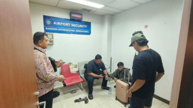 BNN Provinsi Sumatra Barat (Sumbar) menggagalkan penyeludupan sabu seberat dua kilogram di Bandara Internasional Minangkabau (BIM).