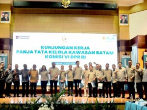 Wakil Ketua Komisi VI DPR RI dari Fraksi Gerindra Andre Rosiade memimpin rombongan Komisi VI saat kunjungan spesifik ke Pelabuhan