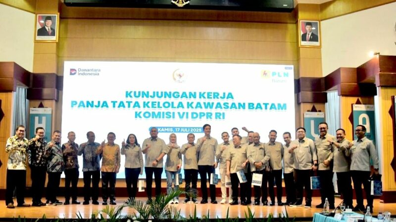 Wakil Ketua Komisi VI DPR RI dari Fraksi Gerindra Andre Rosiade memimpin rombongan Komisi VI saat kunjungan spesifik ke Pelabuhan