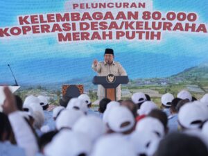 Presiden Prabowo Subianto meluncurkan kelembagaan 80 ribu Koperasi Desa/Kelurahan (Kopdes) Merah Putih di Desa Bentangan, Wonosari, Klaten,
