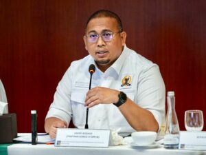 Wakil Ketua Komisi V DPR, Andre Rosiade, mengecam kasus penembakan terhadap perantau Minangkabau di Sugapa, Intan Jaya. Andre mendorong