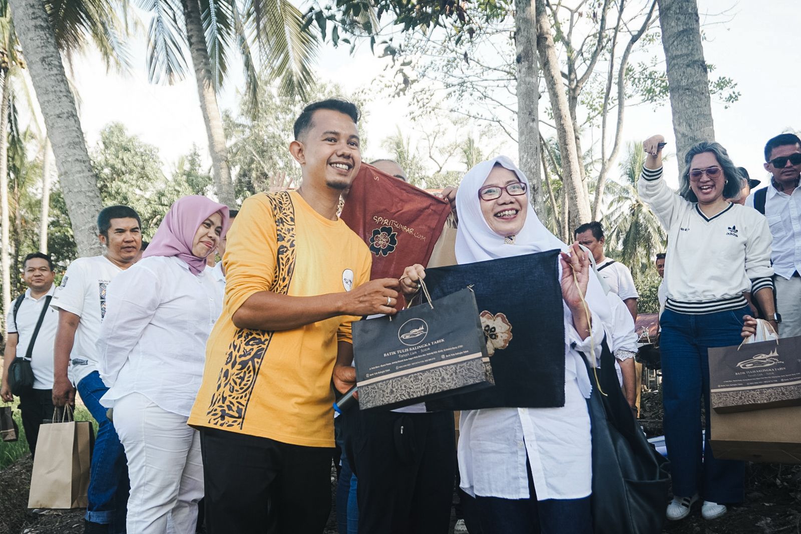 Indosat Dukung Digitalisasi UMKM Batik dan Produk Lokal Solok: Perkuat Ekosistem Ekonomi Sumbar