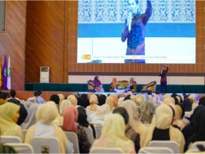 Hadapi Persaingan Dunia Kerja, UNAND Beri Pembekalan Calon Wisudawan