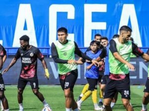 Semen Padang FC menurunkan komposisi terbaiknya untuk menghadapi Persib Bandung pada laga pembuka Super League 2025/2026