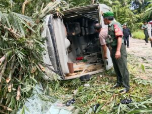 Bus DAMRI Kecelakaan Tunggal di Pulau Sipora