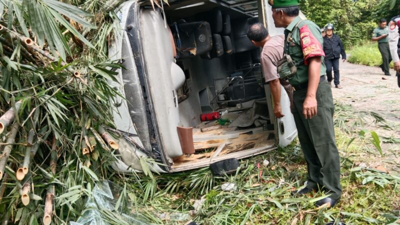 Bus DAMRI Kecelakaan Tunggal di Pulau Sipora