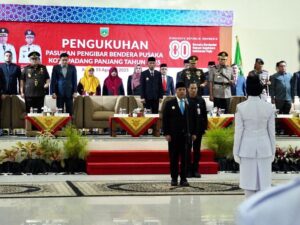 Wako Padang Panjang Kukuhkan 65 Anggota Paskibraka 2025