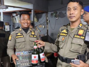 Tanggapi Laporan Warga, Satpol PP Padang Tertibkan 2 Kafe di Luki dan Kuranji