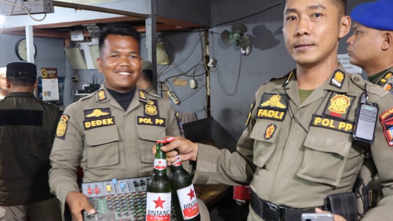 Tanggapi Laporan Warga, Satpol PP Padang Tertibkan 2 Kafe di Luki dan Kuranji