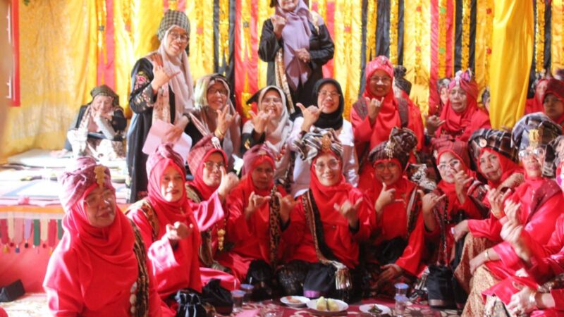 Kunjungi Rumah Gadang Siguntur, Wabup Dharmasraya Sambut Bundo Kandung Kelurahan Jati Padang