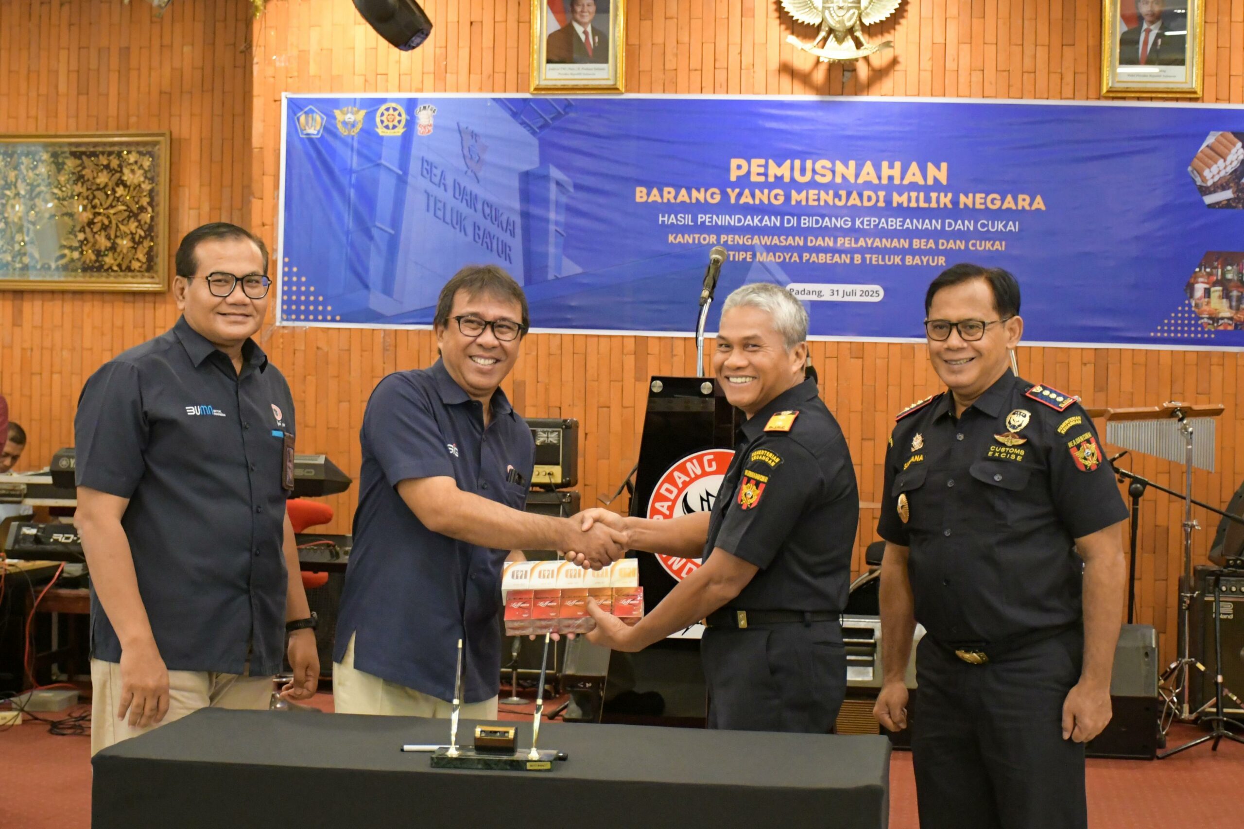 Semen Padang dan Bea Cukai Musnahkan Barang Ilegal Senilai Rp22 Miliar