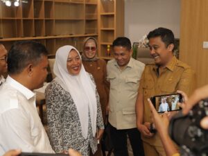 Viral Seberangi Sungai Temui Pasien, Bidan Dona Diusulkan Terima Penghargaan dari Pemprov Sumbar