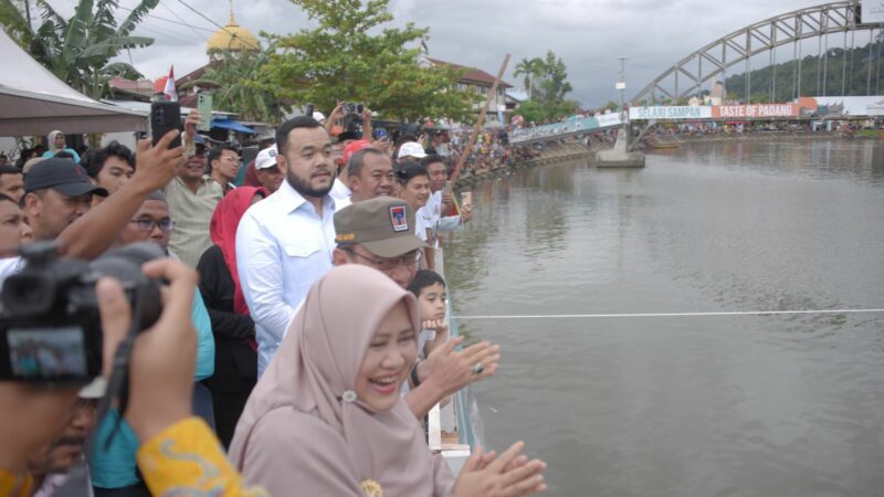 Buka Lomba Selaju Sampan, Wako Padang: Komitmen Kita, Tradisi Ini Akan Digelar Tiap Tahun