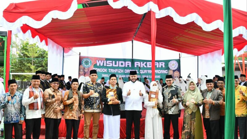 16 Santri Hafal 30 Juz, Wako Padang Pimpin Wisuda Tahfizh Daarul Quran