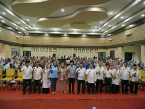 Anggota DPR Ade Rizki Pratama Sosialisasikan Program MBG di Payakumbuh